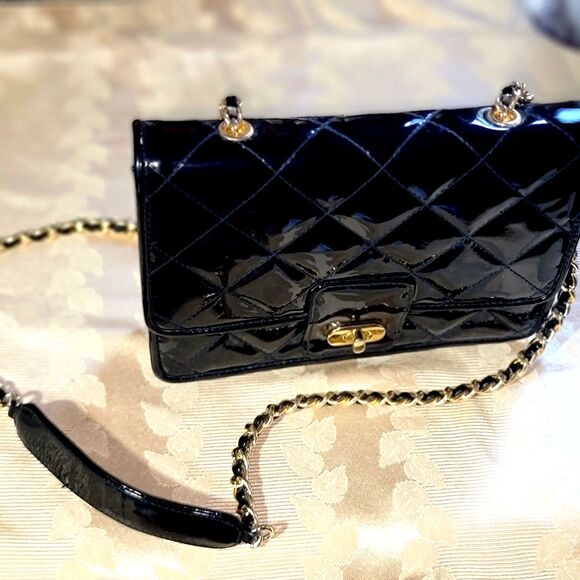 Classic Giani Bernini Handbag Black Patent Leather Gold Chain Shoulder strap NEW - Picture 9 of 16